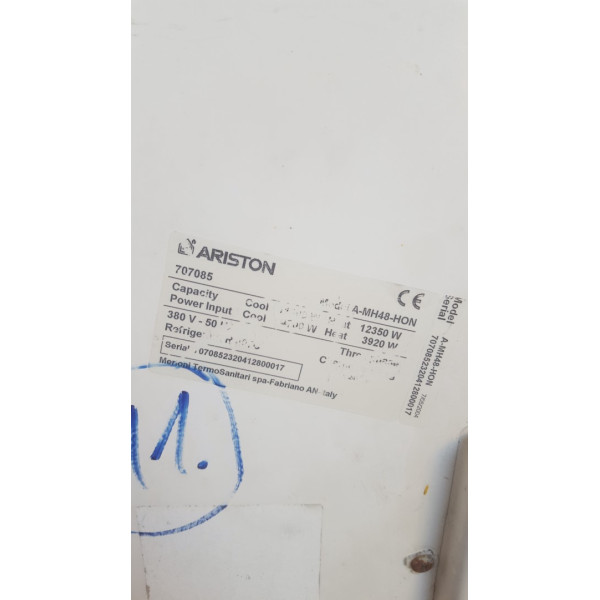 Ariston Klimaanlage (extern und intern) Ariston Klimaanlage (extern und intern)